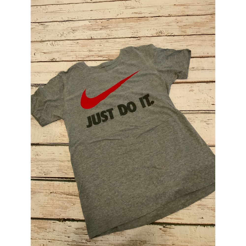 Nike Just Do It Graphic T-Shirt Gray Red Swoosh Athletic Cut Mens Small